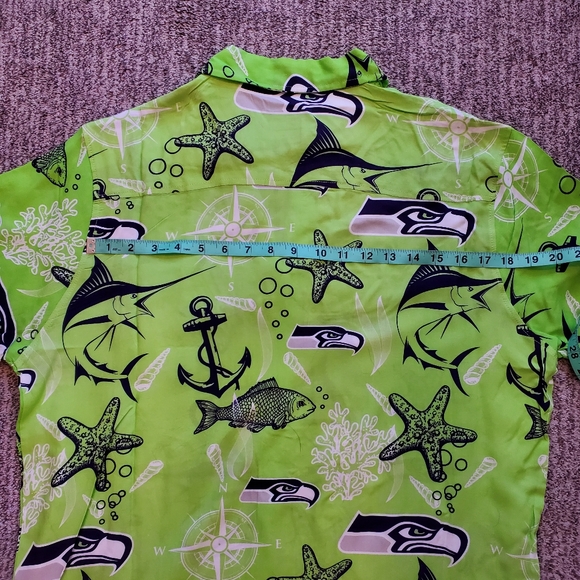 BNWT Seattle Seahawks Floral Hawiian Short Sleeve Button-down Shirt Large - Picture 7 of 11